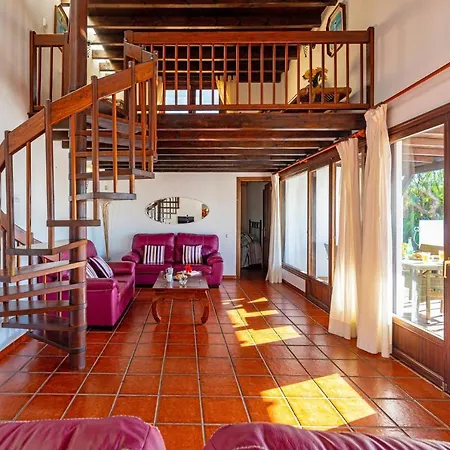 Josephine Villa Tias