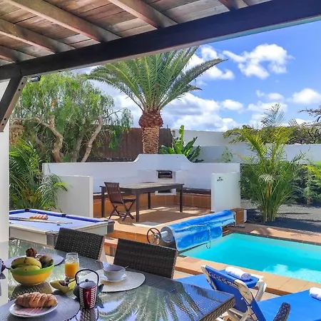 Josephine Villa Tias
